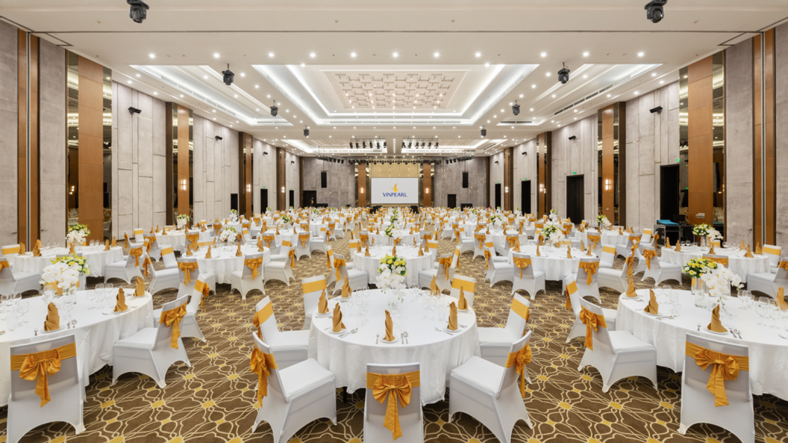 Read more about the article DỊCH VỤ CHO THUÊ BÀN GHẾ THEO TỪNG CONCEPT SỰ KIỆN